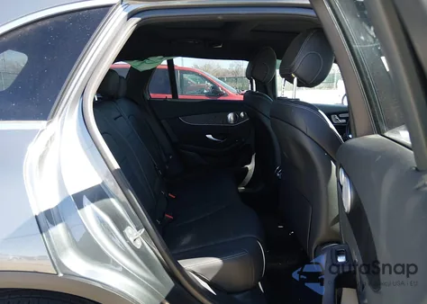 2018 Mercedes-Benz Glc 300 4Matic z USA, uszkodzony, nr VIN WDC0G4KB0JV015890